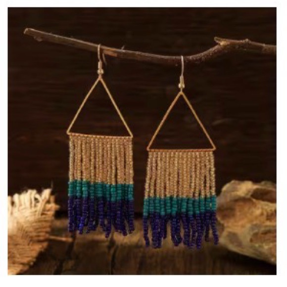 NWOT Beaded Dangle Triangle Earrings. - Picture 3 of 4